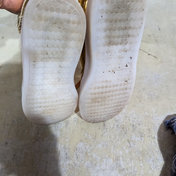 Gold Shoes, Kids, Size 3 - Picture 5 of 7